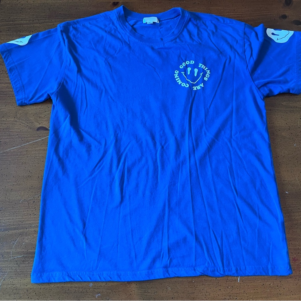 Juniors' Fringe Kiss Blue Smiley Face Graphic Tee - Size Medium